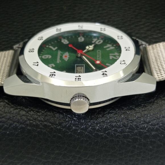 Vintage 1976 Citizen Automatic Mens Silver Watch W/daydate & Green accents - Picture 5 of 10